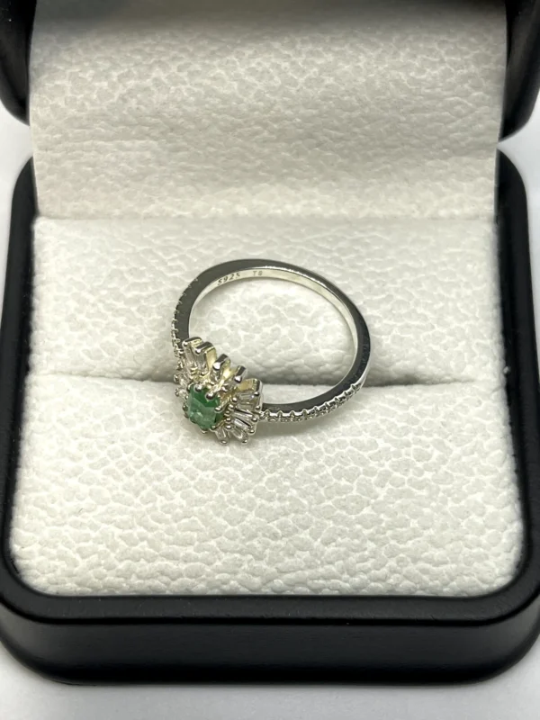 Anillo Flor Esmeralda