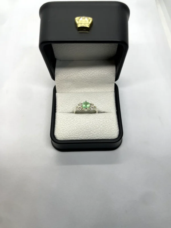 Anillo Esmeralda Flor Encanto